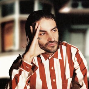 Axel Fiks en España
