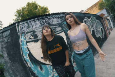 Sara Hebe y Santa Salut - Jove